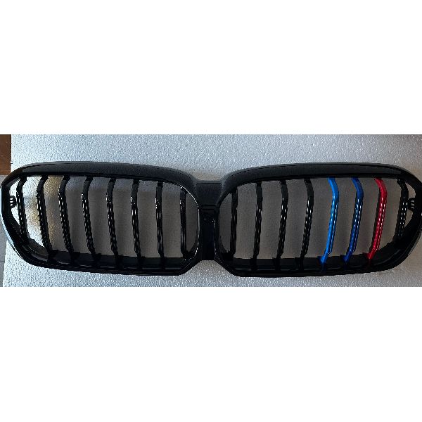 GRIGLIA LINEA SINGOLA NERO LUCIDO PACCHETTO M BMW SERIE 5 G30 2021